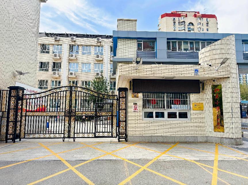 富士instax教育走进北京小学：定格成长，书写未来